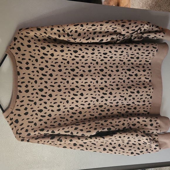 Pink Lily Crewneck Animal Print Sweater - Picture 5 of 6